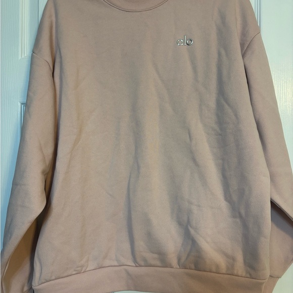 NWT limited, sold-out color ALO Yoga Accolade pullover in pink quartz size M - Picture 6 of 8